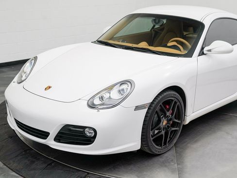 Used 2010 Porsche Cayman S image 3
