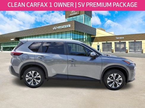 Used 2022 Nissan Rogue SV w/ SV Premium Package FWD image 4