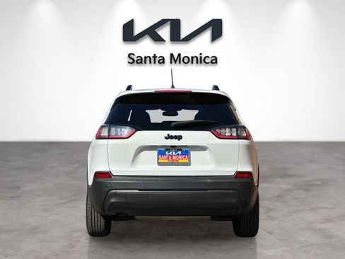 Used 2019 Jeep Cherokee Latitude Plus FWD image 5