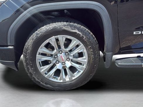Used 2023 GMC Sierra 1500 Denali w/ Technology Package AWD/4WD image 19