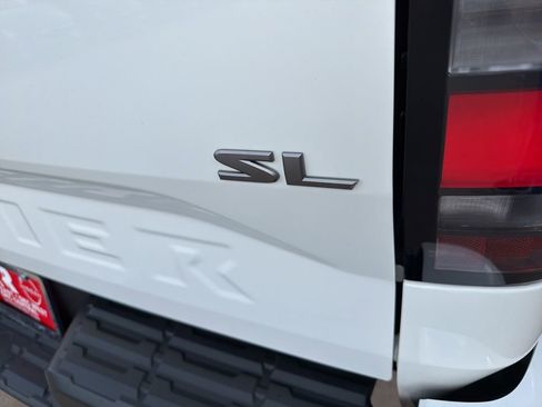 Used 2024 Nissan Frontier SL w/ Technology Package image 10