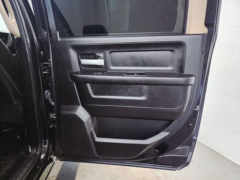 Used 2019 RAM 3500 Tradesman w/ Chrome Appearance Group image 28