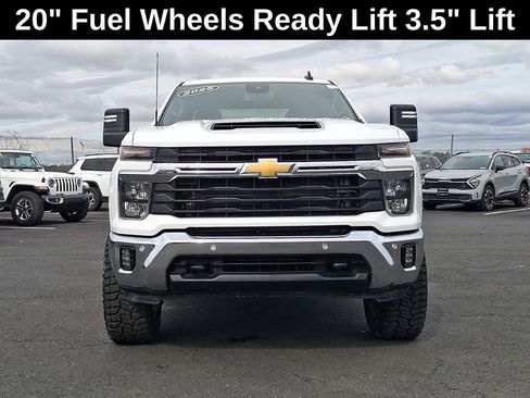 Used 2025 Chevrolet Silverado 2500 LT w/ Safety Package AWD/4WD image 2