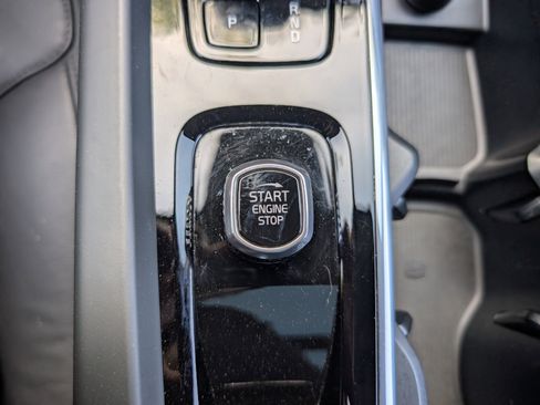 Used 2023 Volvo XC60 T8 Core image 33