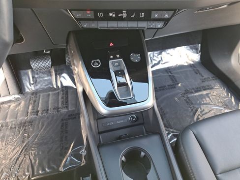 Used 2024 Audi Q4 e-tron Premium Plus image 22