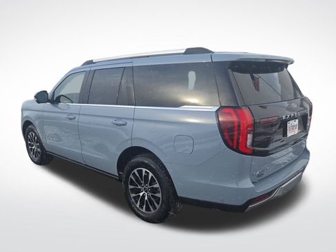 Used 2025 Ford Expedition Platinum image 10