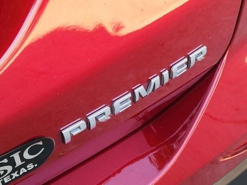 Used 2023 Chevrolet Equinox Premier image 10