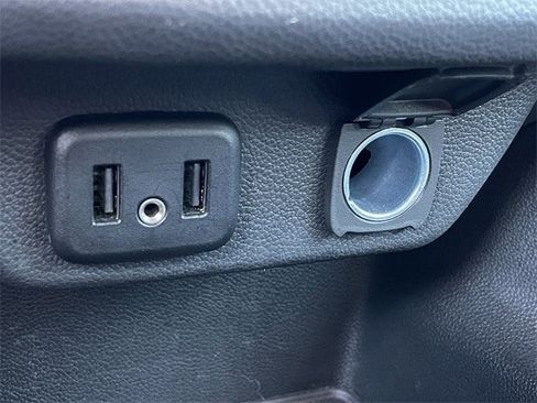 Used 2021 Chevrolet Traverse LT image 20