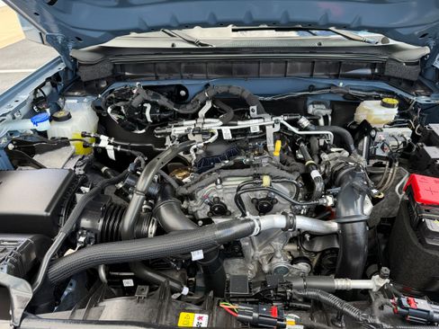 Certified 2025 Ford Bronco Outer Banks AWD/4WD image 15
