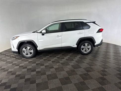 Used 2025 Toyota RAV4 XLE AWD/4WD image 10