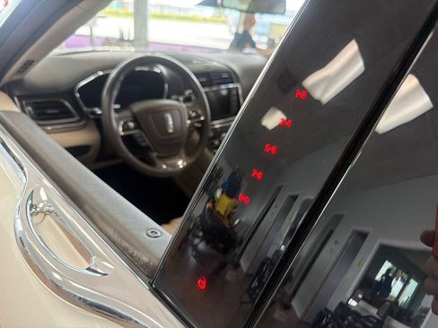 Used 2020 Lincoln Continental Reserve AWD/4WD image 30