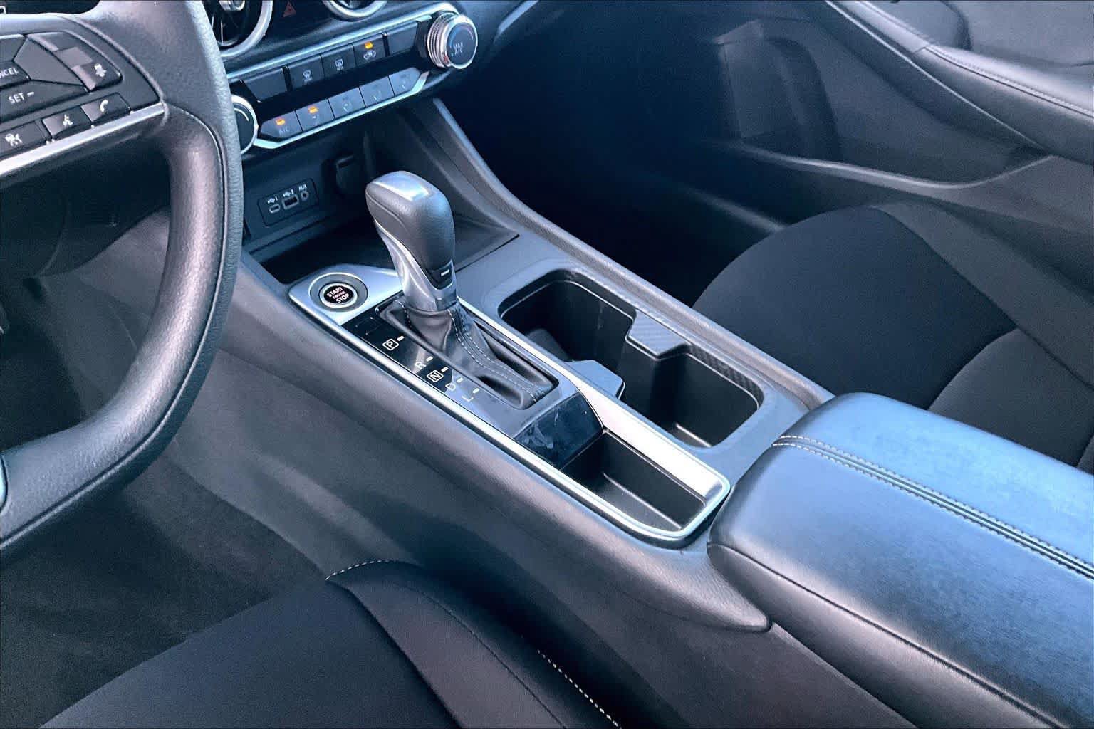 Certified 2024 Nissan Sentra SV FWD image 16