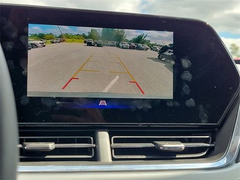 Used 2026 Chevrolet Trax LT w/ Driver Confidence Package image 25