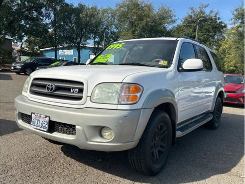 Used 2003 Toyota Sequoia SR5 image 3