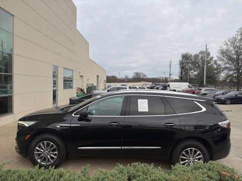 Used 2023 Buick Enclave Essence image 8