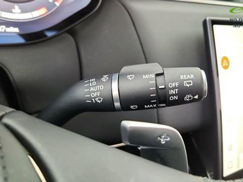 Used 2023 Land Rover Range Rover Sport SE Dynamic image 42