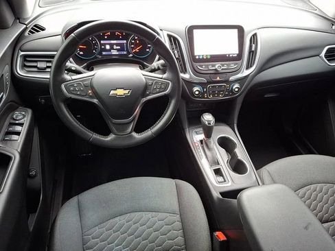 Used 2020 Chevrolet Equinox LT image 2