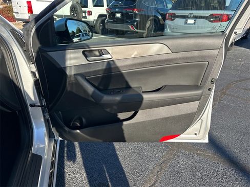 Used 2018 Hyundai Sonata Sport image 14