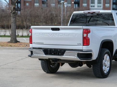 Used 2020 Chevrolet Silverado 2500 LTZ w/ LTZ Premium Package image 27