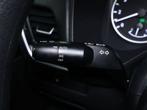 Used 2024 Nissan Rogue SV image 24