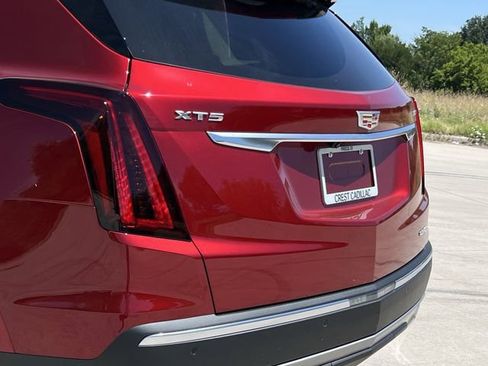 New 2025 Cadillac XT5 Premium Luxury image 5