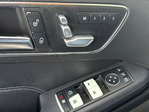 Used 2016 Mercedes-Benz E 350 4MATIC Sedan image 22
