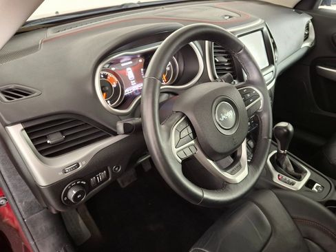 Used 2018 Jeep Cherokee Trailhawk w/ Quick Order Package 27L image 11