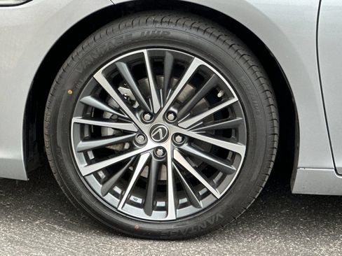 Certified 2023 Lexus ES 350 w/ Accessory Package (Z2) FWD image 29