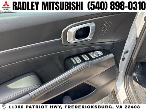 Used 2023 Kia Sorento SX FWD image 9