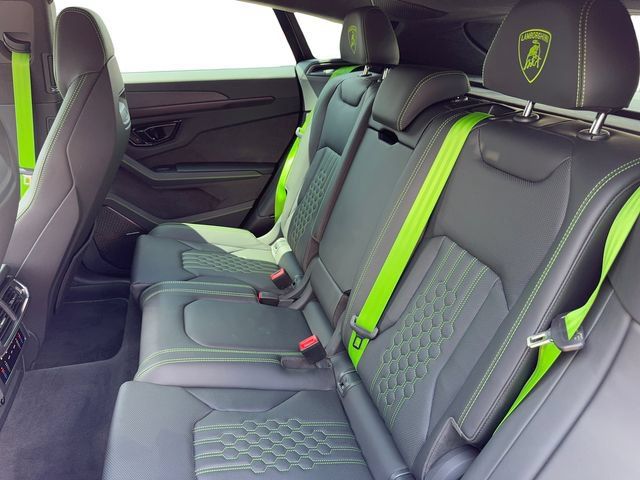 Used 2025 Lamborghini Urus SE AWD/4WD image 13