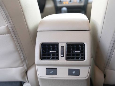 Used 2017 Subaru Outback 3.6R Limited image 11