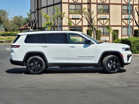 New 2026 Jeep Grand Cherokee L Limited w/ Limited Altitude Package image 3