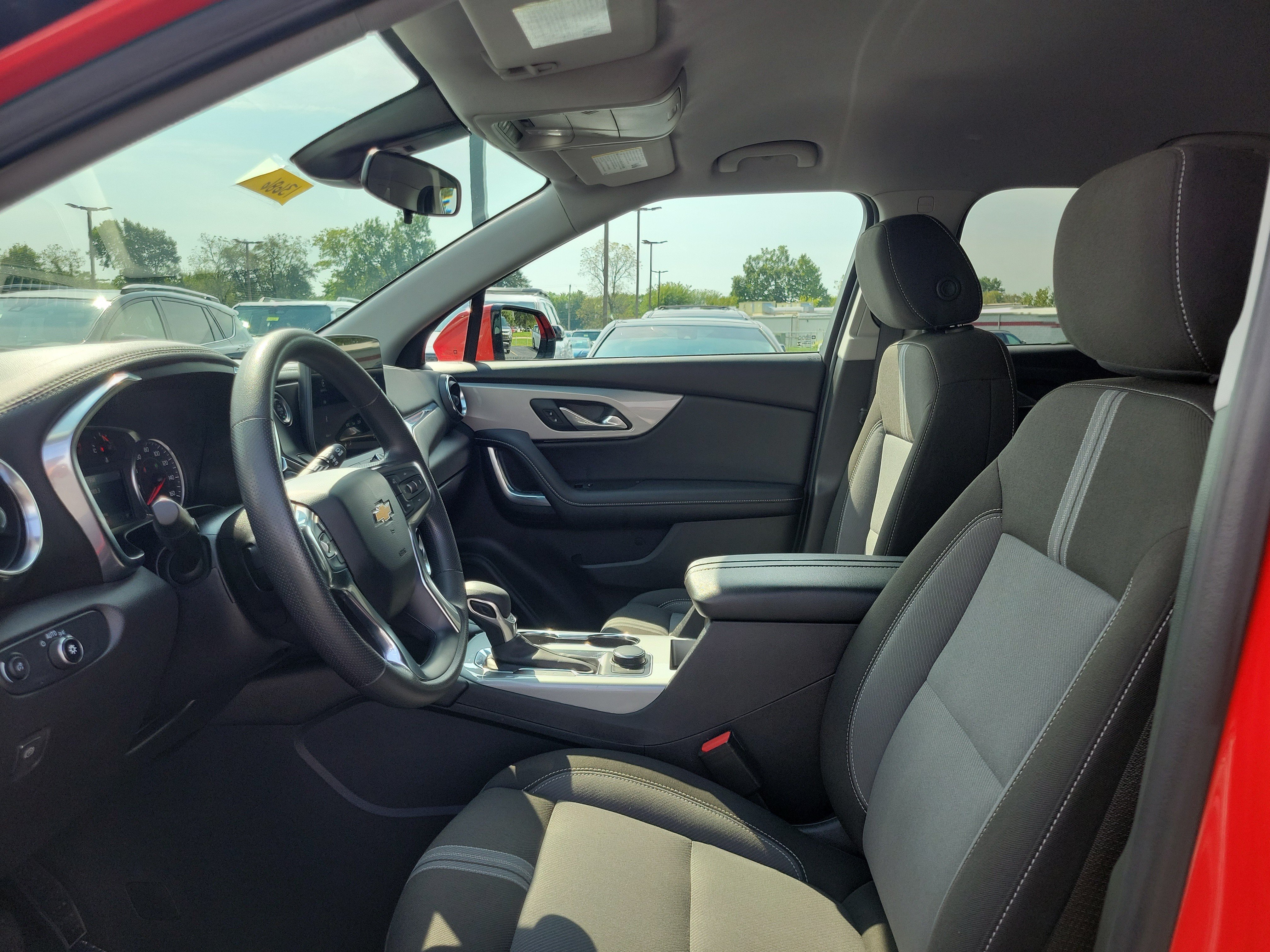 Used 2025 Chevrolet Blazer LT FWD image 15