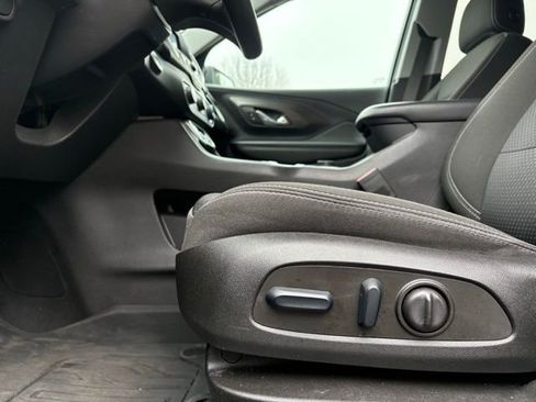 Used 2023 GMC Terrain SLE w/ Driver Convenience Package image 31