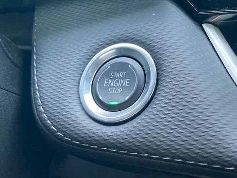 Used 2026 Chevrolet Equinox LT w/ Safety and Technology Package FWD image 20