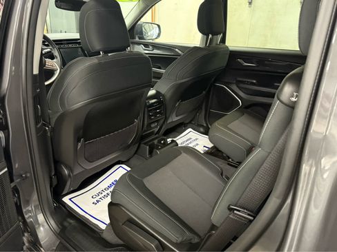 Used 2022 Jeep Grand Cherokee L Laredo w/ Luxury Tech Group I image 22