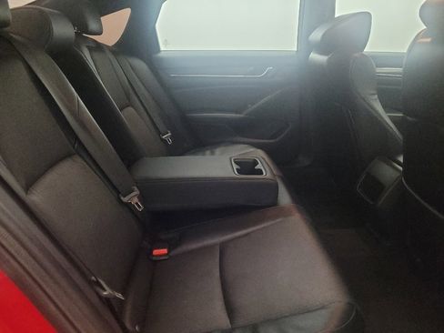 Used 2018 Honda Accord Sport image 19