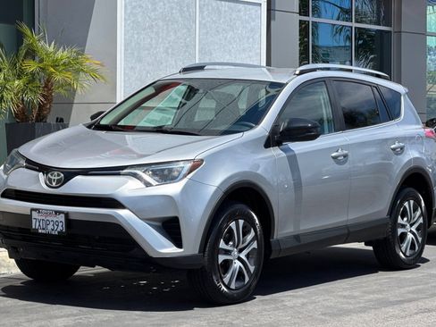 Certified 2017 Toyota RAV4 LE w/ Carpet Mat Package FWD image 10