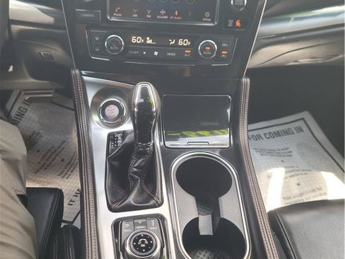 Used 2020 Nissan Maxima SR w/ Sport Mat Group FWD image 12