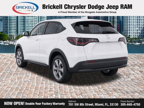 Used 2023 Honda HR-V LX image 3