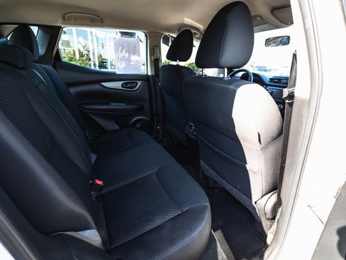 Used 2018 Nissan Rogue Sport S image 25