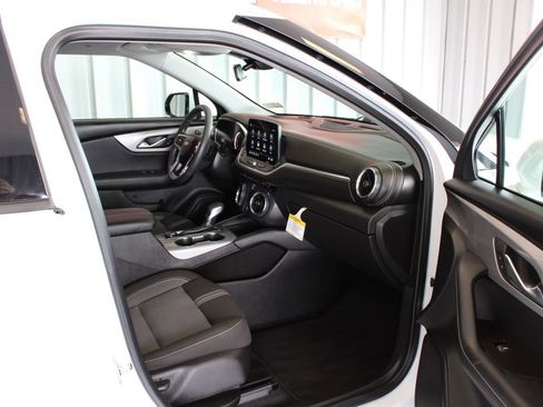 Used 2025 Chevrolet Blazer LT FWD image 40