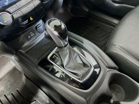 Used 2018 Nissan Rogue SL image 20