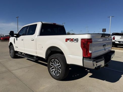 Used 2019 Ford F250 Lariat w/ Lariat Value Package image 6
