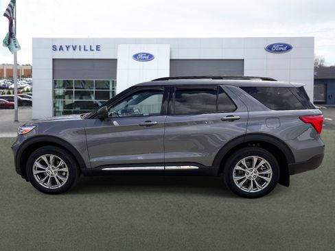 Certified 2024 Ford Explorer XLT w/ Equipment Group 202A AWD/4WD image 2