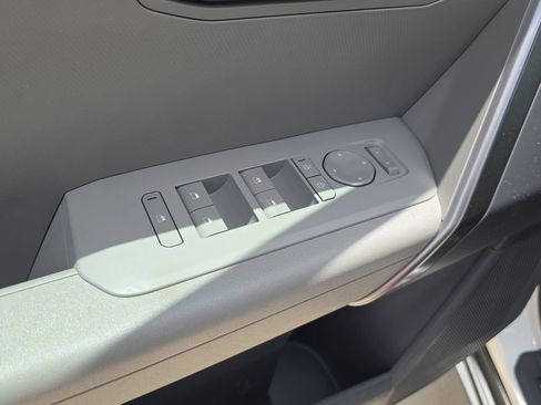 New 2027 Kia Seltos LX FWD image 19