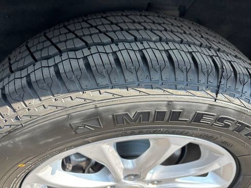 Used 2021 Chevrolet Equinox LT AWD/4WD image 18