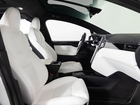 Used 2020 Tesla Model X Long Range image 31