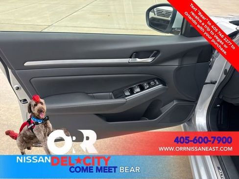 New 2025 Nissan Altima 2.5 SL image 14