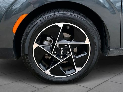 Certified 2024 Kia Soul EX image 10